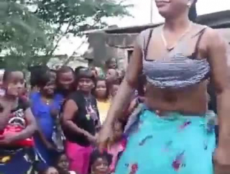 تمتص امرأة سمراء التنزانية ديك زوجة سيدها وتسخنها من الداخل