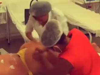 ممرضة القذرة الحمار و كس مارس الجنس من قبل شركة هيتاشي تكرار من الخلف