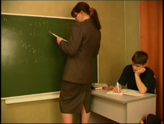 جولي المعلم يساعد نصائح جنسية من الطالب