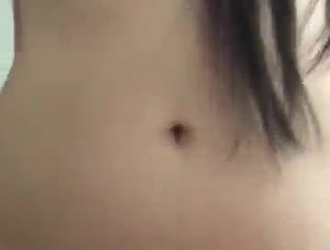 حصلت الآسيوية لطيف لمشاهدة صديقتها تحصل مارس الجنس في هذا الفيديو كاميرا ويب رهيبة.